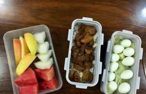 Mẹ một tháng làm 20 hộp cơm khác nhau cho con