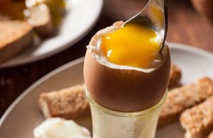 2 tuyệt chiêu chần trứng vừa ngon lại không bị vỡ nát