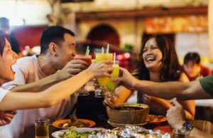 Thị trường F&B Việt Nam 2025: Mô hình ‘siêu rẻ’ trở thành xu hướng giữa ‘bão’ tăng giá